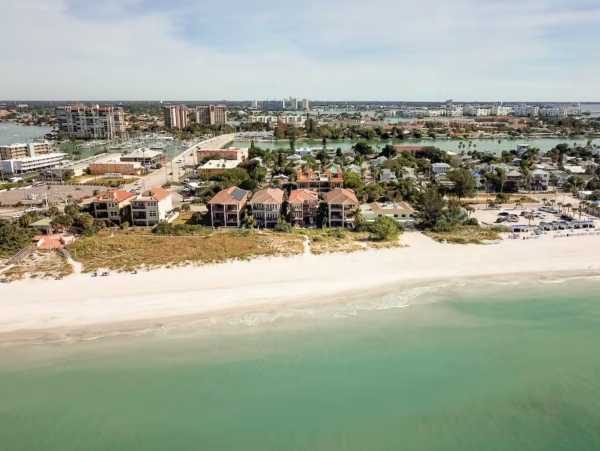 Luxury Treasure Island Vacation Home Sleeps Ten Guests